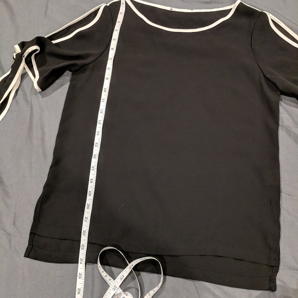 Black blouse for women - Picture 4 of 6